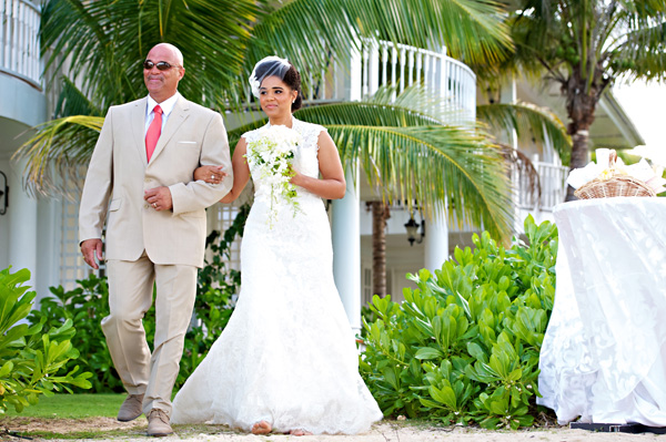 sasha-jamaican-destination-wedding-munaluchi31