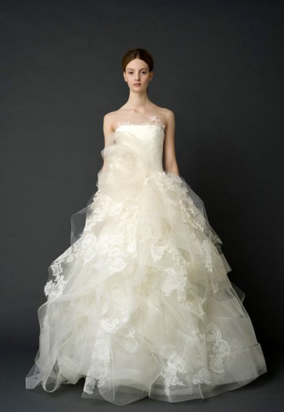 verawang_spring2012_bridalmarket020