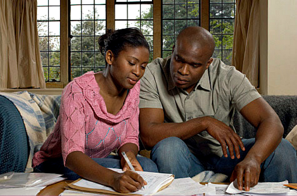 african-american-couple-wedding-planning - Munaluchi Bride