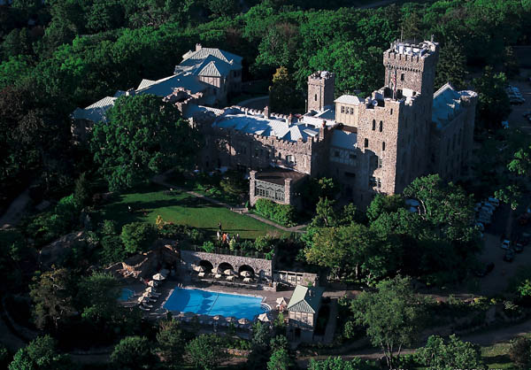http://www.castlehotelandspa.com/
