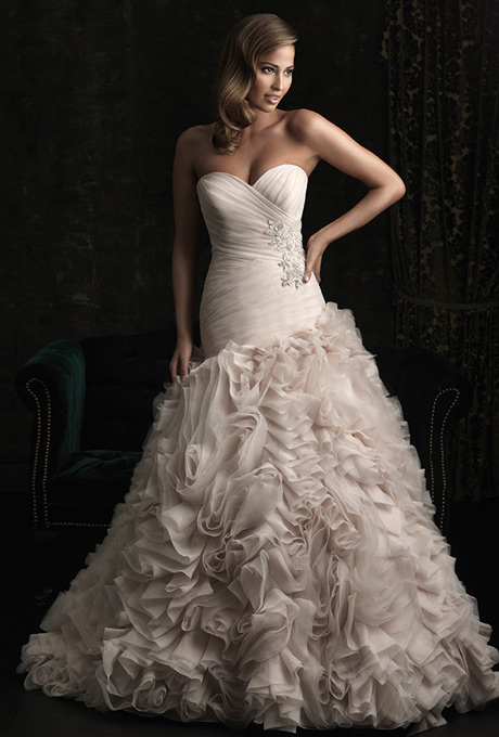 8950_allure_bridals_wedding_dress_primary