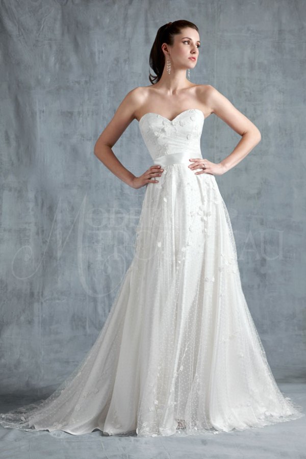 HARMONY bridal gown by Modern Trousseau