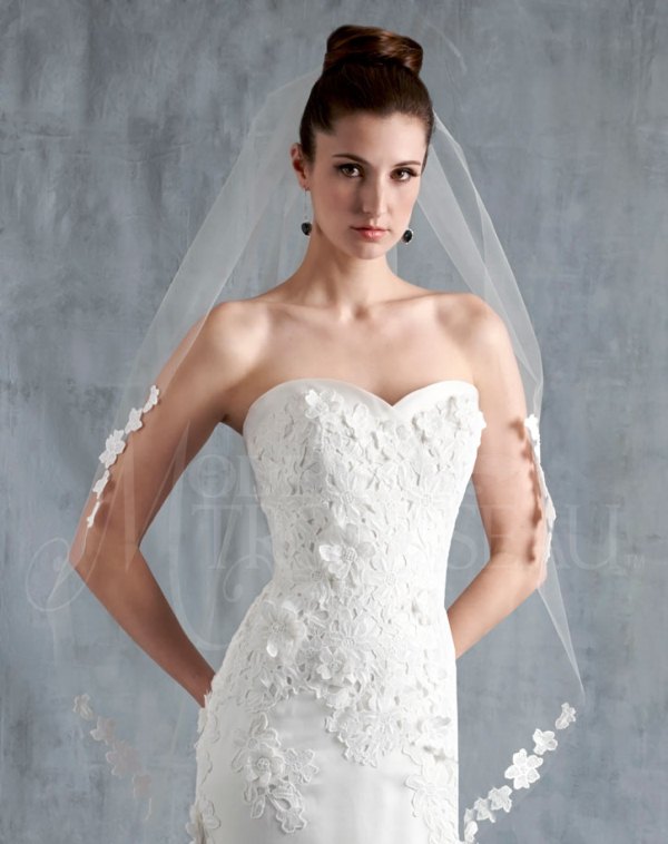 VERA lace veil by Modern Trousseau