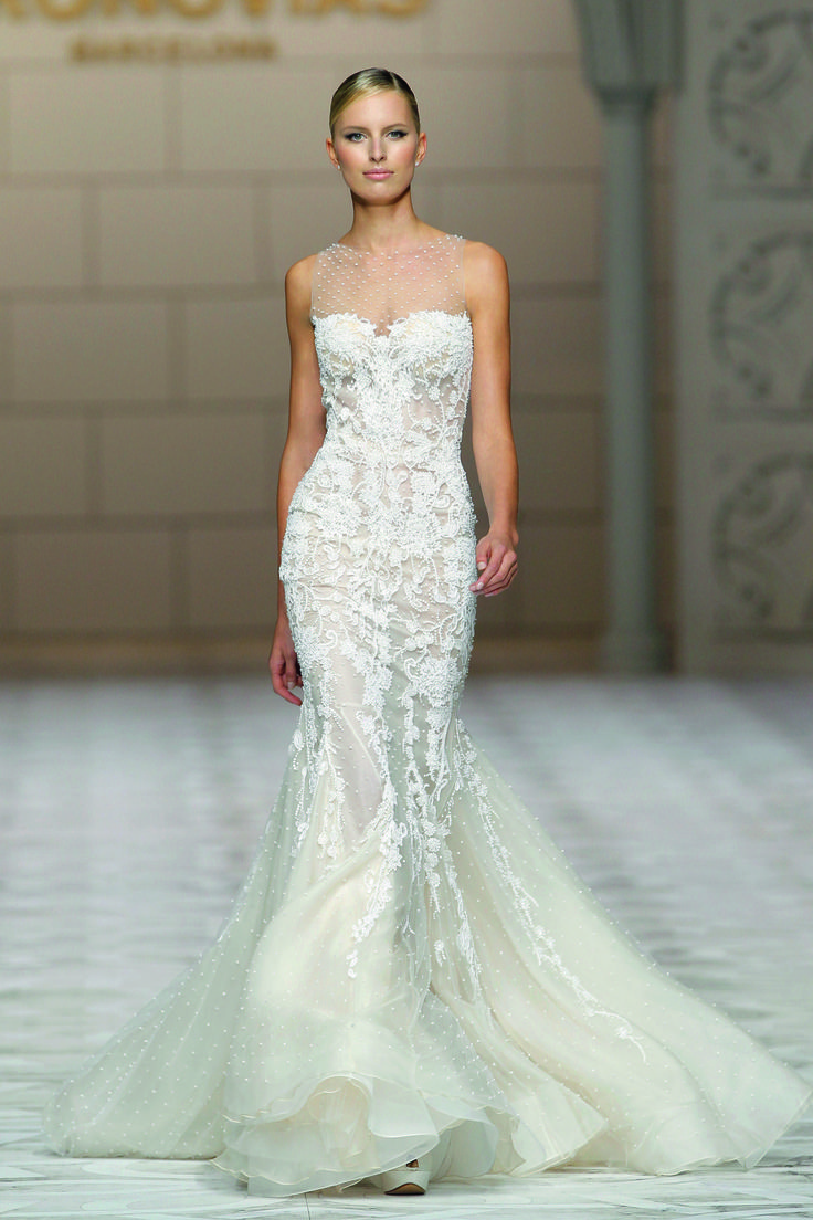 Clarisa Style. 2015 Pronovias Fashion Show