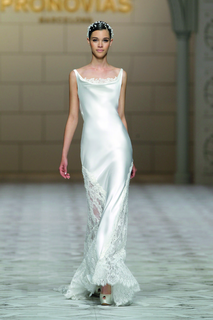 Celmira style. 2015 Pronovias Fashion Show. www.pronovias.com Copyright: Ugo Camera