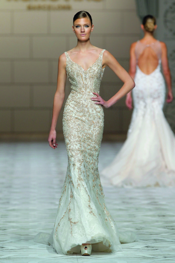 Claudiane style. 2015 Pronovias Fashion Show.  www.pronovias.com