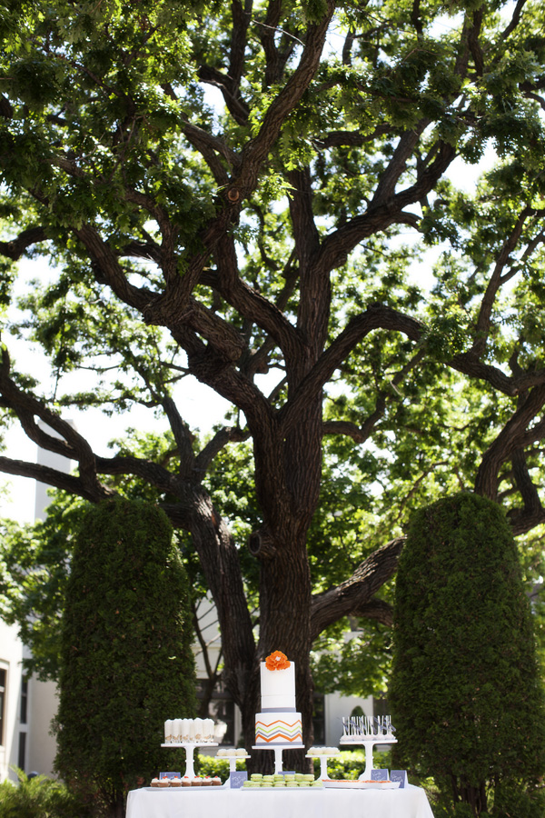 modern-citrus-wedding-ideas-munaluchi046