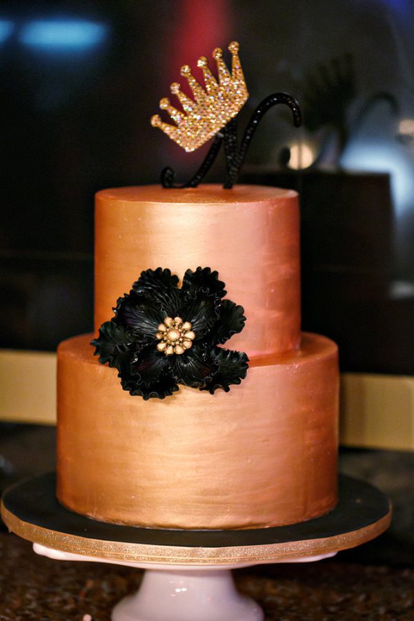 celebrations_30th_Birthday_Black_Gold_ Decor075