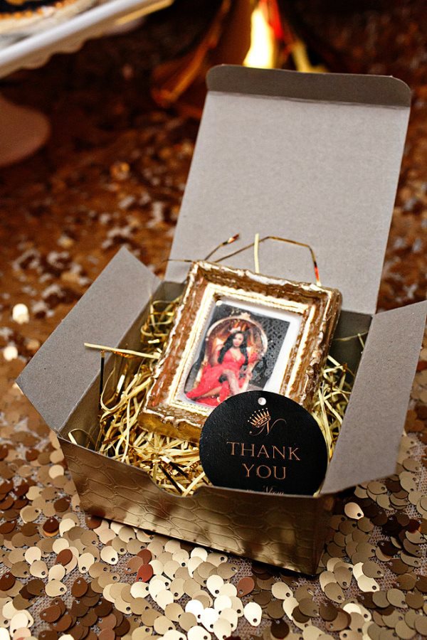 celebrations_30th_Birthday_Black_Gold_ Decor099