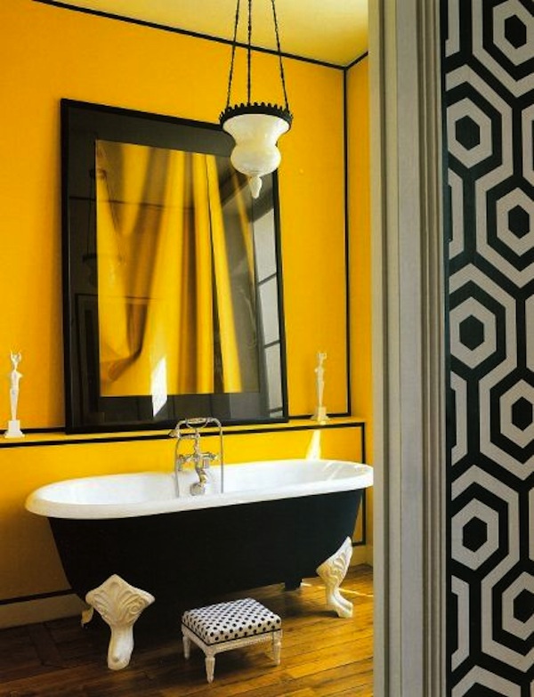 black_tub_yellow_walls