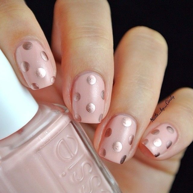 polka_dot_nail_art