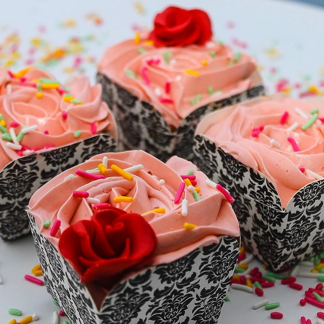 Fruitilicious-Creations-Cakes-CANADA-3