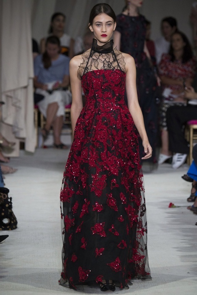 oscar_de_la_renta_black_and_red_high_neck_gown