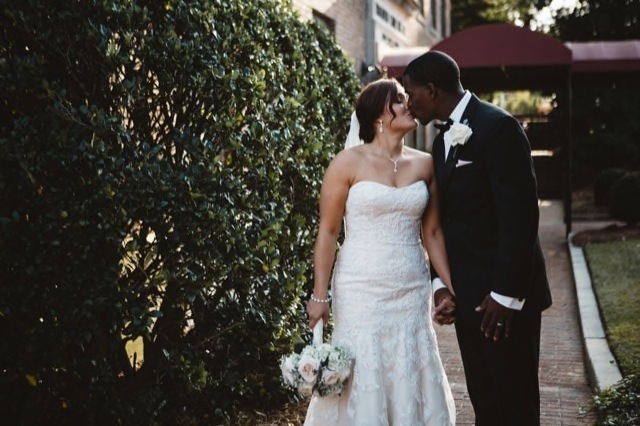 CheeksVasil_Cheeks_Amanda_Sutton_Photography_Couple58_low wedding in high point