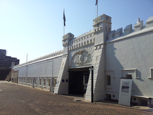 Old_Fort_Entrance_(from_the_inside)