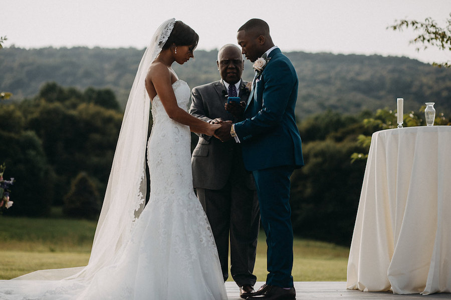 Amber and Eric_Kelsey Rae Photography_MunaLuchi_bries of color_munaluchi Bride_black bride_munaluchi bride_multicultural love88