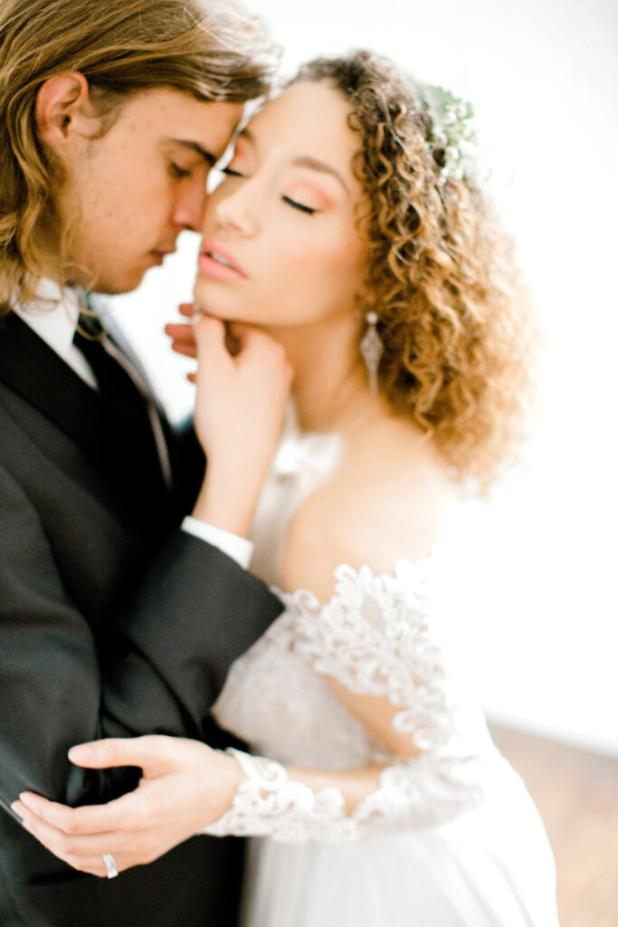 AndrewampTianna_NaturalFineArtMultiracialWeddingHistoricPostOfficeHamptonRoadsVAAndrewTiannaPhotography335_big