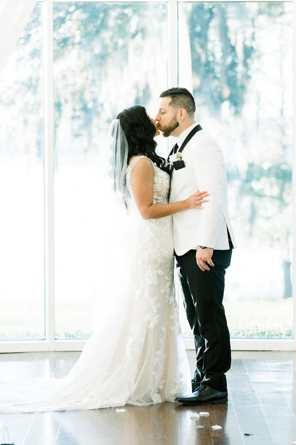 Elegant Florida Wedding Celebrates Love & Family Munaluchi Bride