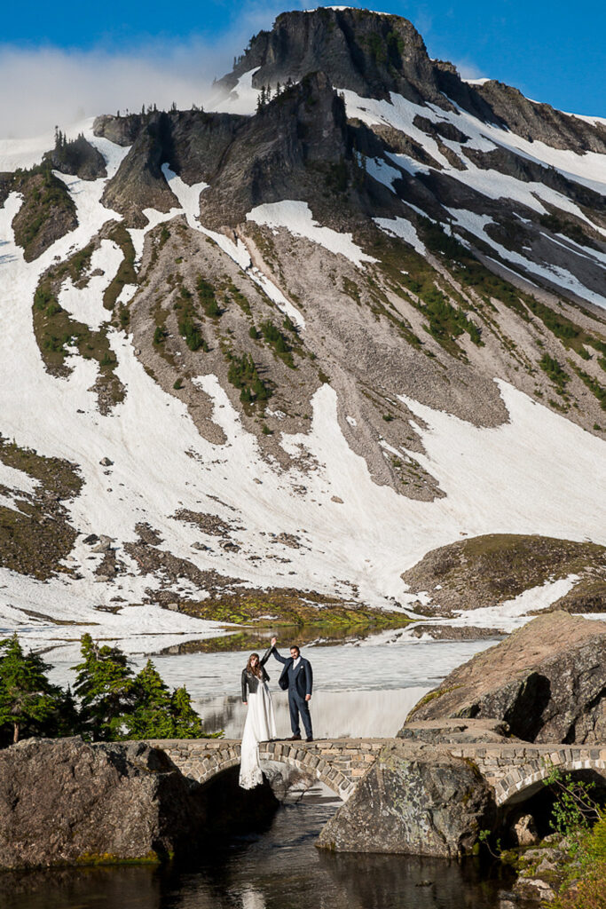 Adventure elopement in Washington state 