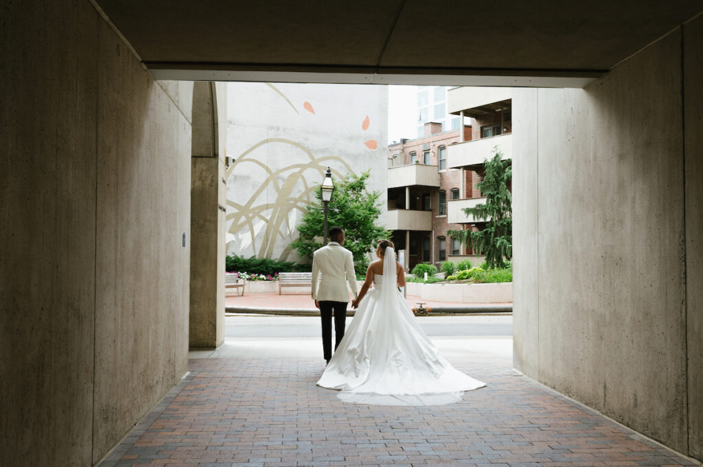 Bilingual Ceremony at the Four Seasons One Dalton in Boston 