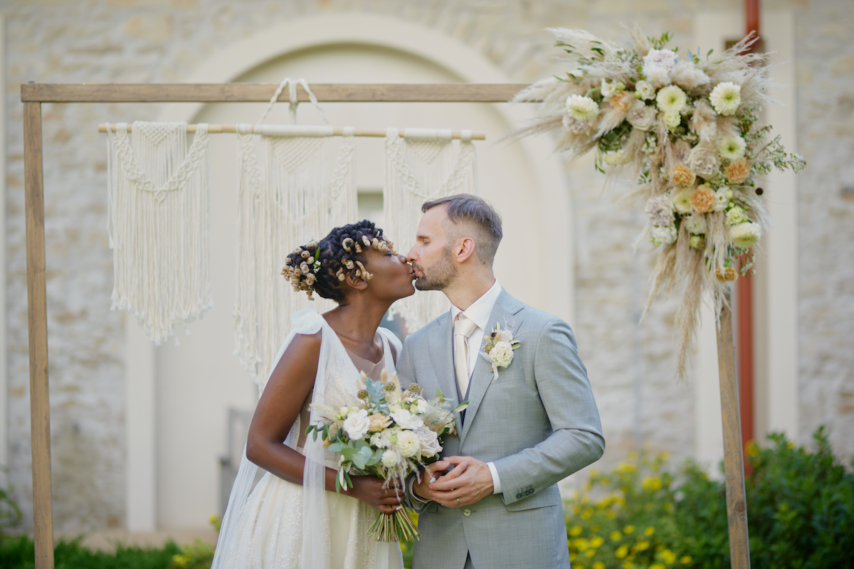 Wanderlust couple, Rumbi and Tom, are back to share all the details from their second white wedding in the Czech Republic! 