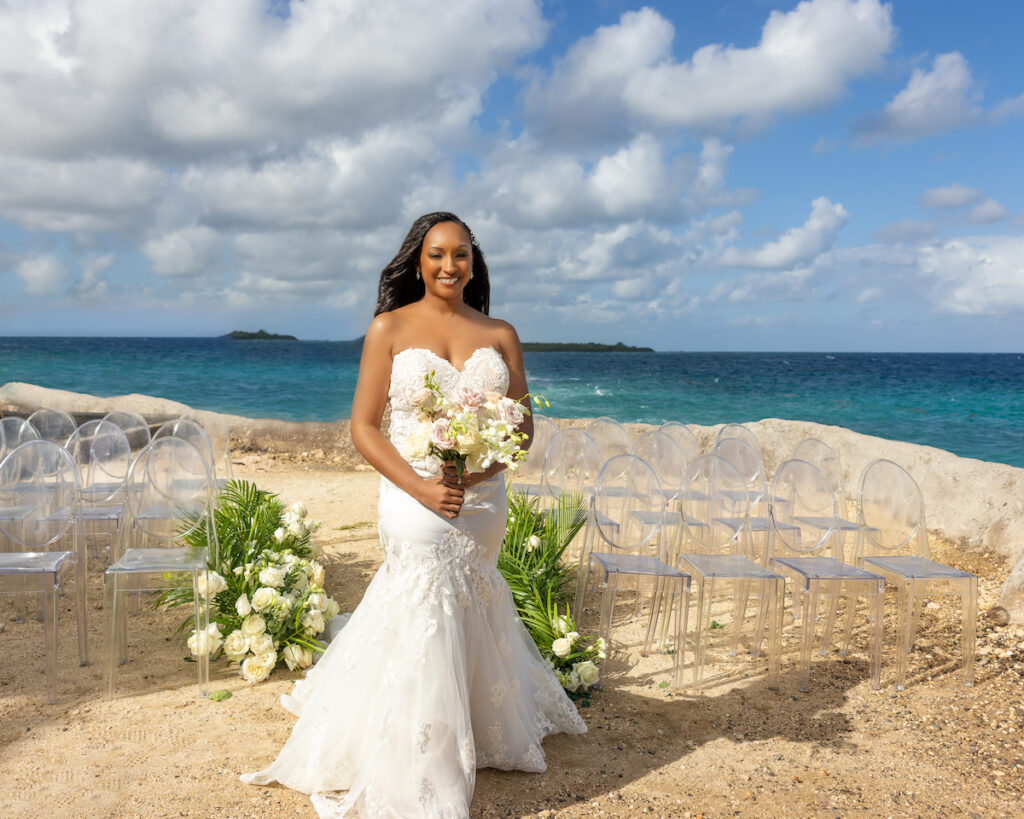 On Thursday, December 8th, a group of Muna Coterie creatives collabed in an exclusive styled shoot at Borghinvilla in Discovery Bay, Jamaica