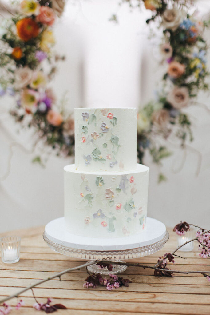 This spring-styled shoot in Seattle, Washington features delicate florals, colorful muted tones, and a charming venue!