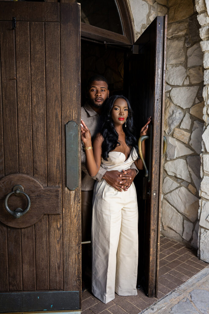 Featured in Issue 28, these serene chapel engagement photos in Landrum, South Carolina, were effortlessly captured by MunaCoterie member Smithalee Photography.