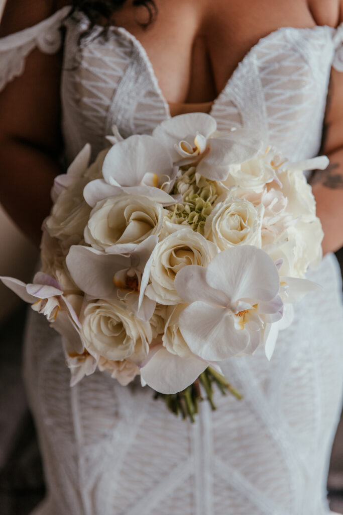 Featured in MunaLuchi Bride Magazine Issue 28, this stunning destination wedding in Montego Bay, Jamaica, is everything island vibes mixed with tropical glam details. 