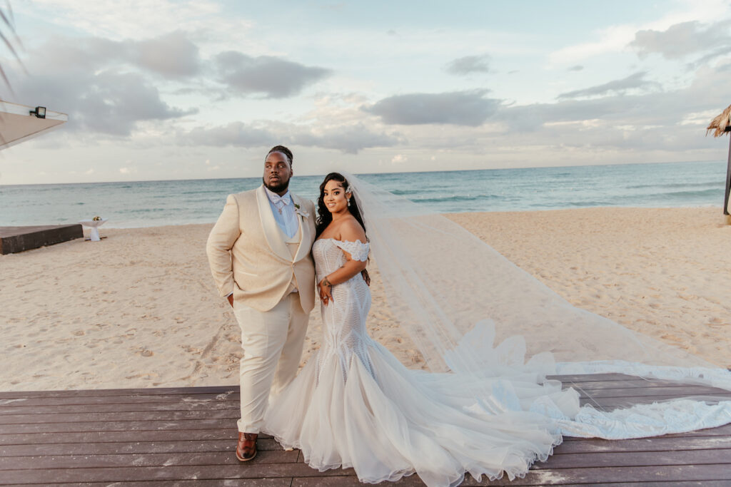 Featured in MunaLuchi Bride Magazine Issue 28, this stunning destination wedding in Montego Bay, Jamaica, is everything island vibes mixed with tropical glam details. 