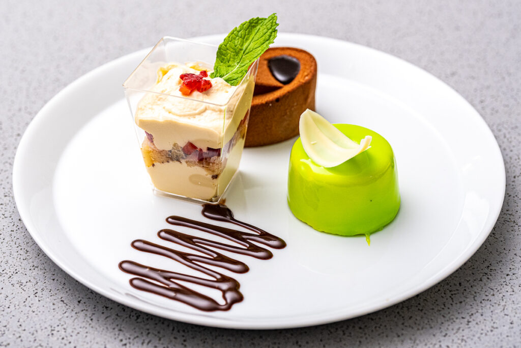 Juan Hernandez and his team of culinary creatives at Delivering Experiences are experts in delivering luxurious and unique culinary experiences!