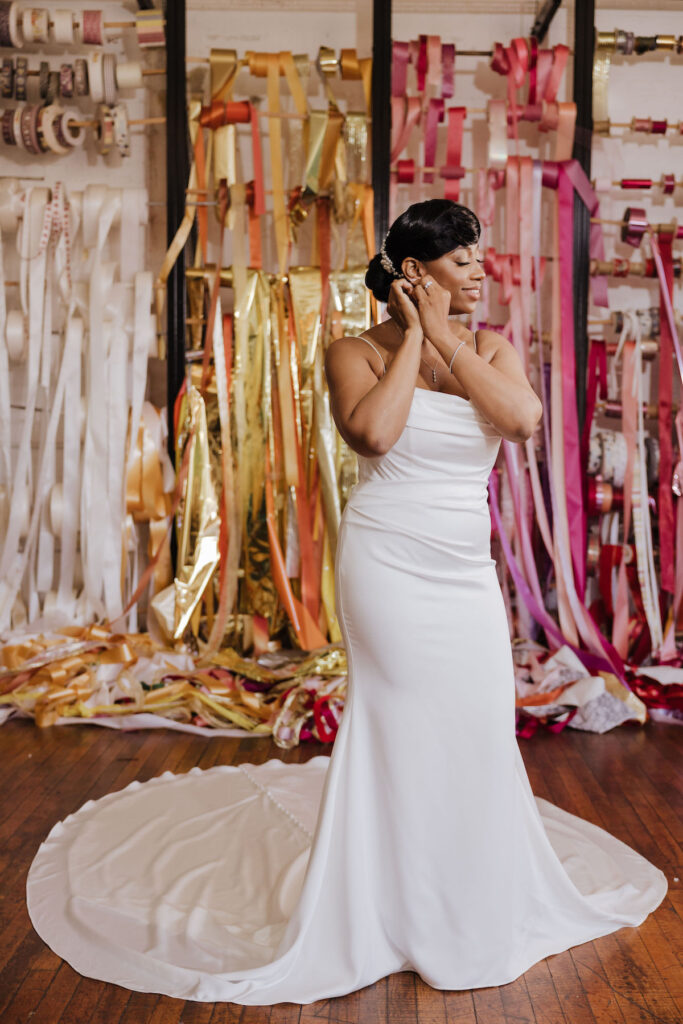 We are going behind the brand with the multi-faceted Makeup Artist, Hair Stylist, and Owner of THE KEY LOOK, Keziah Jones, to chat about everything from starting her business, bridal glam inspiration, and more!