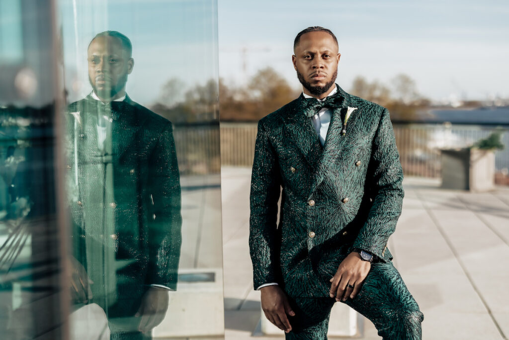 Featured in MunaLuchi Bridal Magazine Issue 29, T'Kiyah and Christopher’s waterfront wedding at the Half Moone Celebration Center in Norfolk, Virginia, was a dreamy affair.
