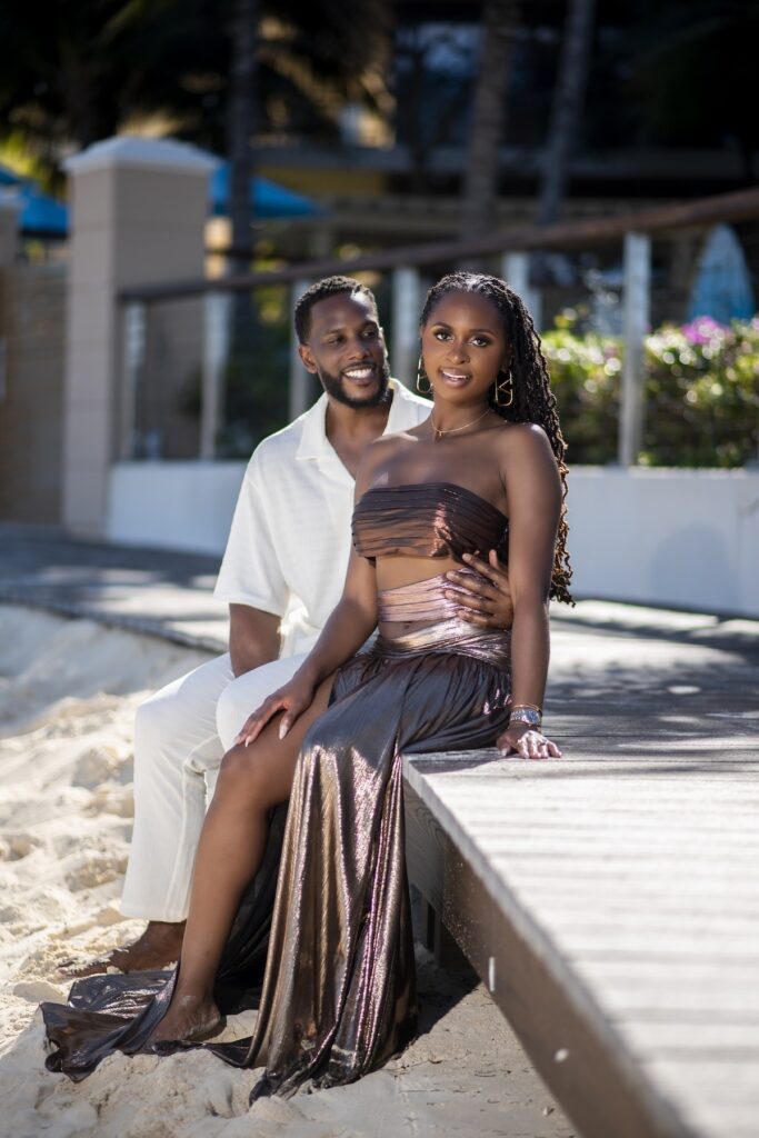 Nneka and Nnamdi celebrated their engagement with a special love-in-paradise destination e-session in the Bahamas!