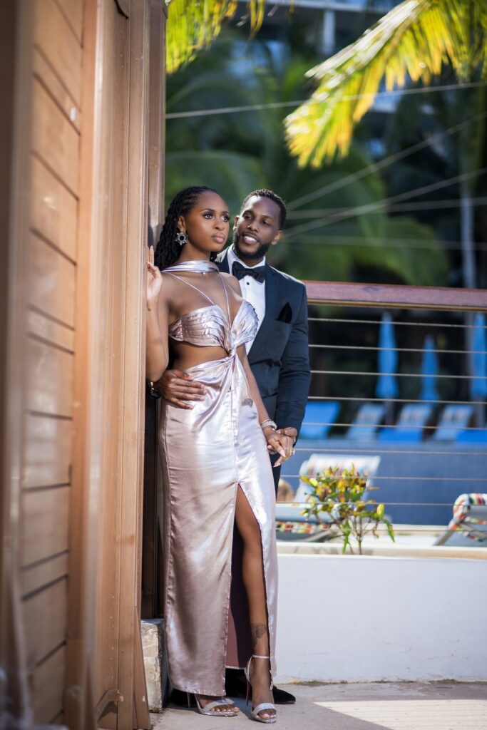 Nneka and Nnamdi celebrated their engagement with a special love-in-paradise destination e-session in the Bahamas!
