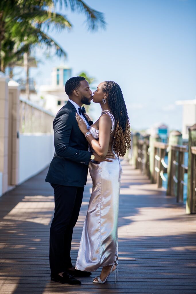 Nneka and Nnamdi celebrated their engagement with a special love-in-paradise destination e-session in the Bahamas!