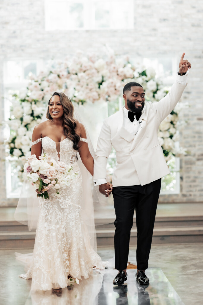 Featured in Issue 32, Evyn and Patrick exchanged vows in an elevated and classic wedding at the Peach Orchard Venue in Spring, Texas.