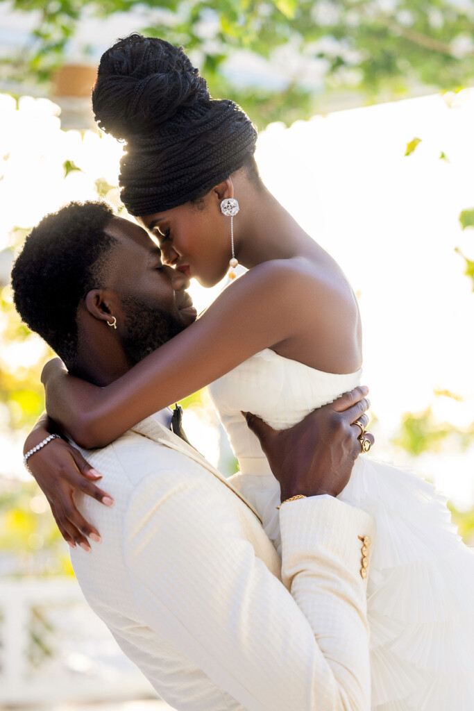 MunaLuchi Bride's issue 32 cover couple, Charity Lawson & Dotun Olubeko (from Season 20 of ABC’s hit TV show, The Bachelorette), celebrate one year of love!