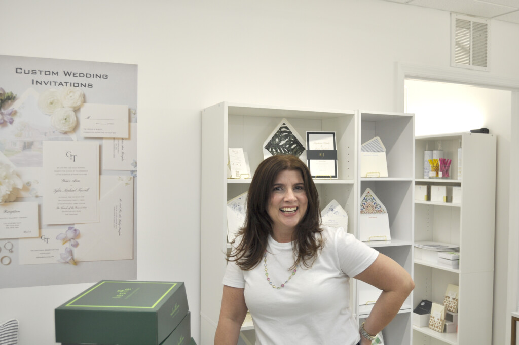 Family-owned company Leslie Store is crafting elegant and timeless wedding stationery sets that capture the essence of your unique love story.