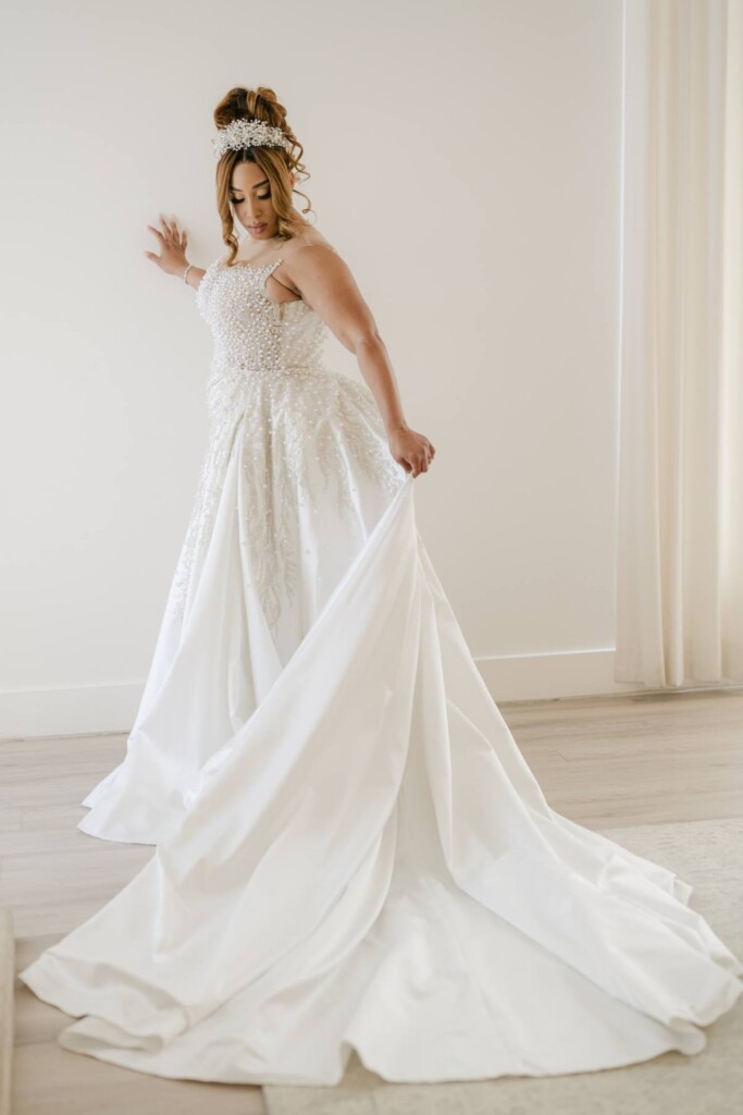 Sticking true to their vision for their big day, Tatiana and Keith celebrated their union with a modern, elegant wedding in Austin, Texas.