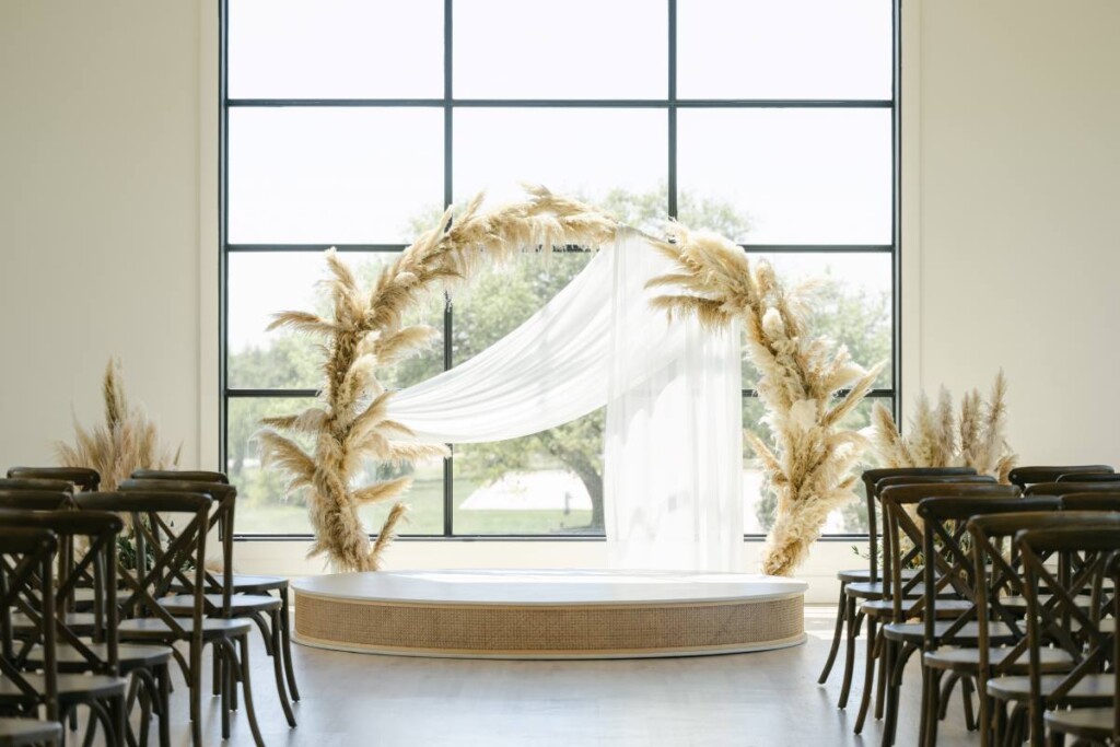 Sticking true to their vision for their big day, Tatiana and Keith celebrated their union with a modern, elegant wedding in Austin, Texas.