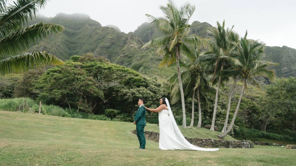 Oahu's soaring mountains and lush flora provided a breathtaking backdrop for Nicole and Ryo's chic garden wedding in Hawaii.