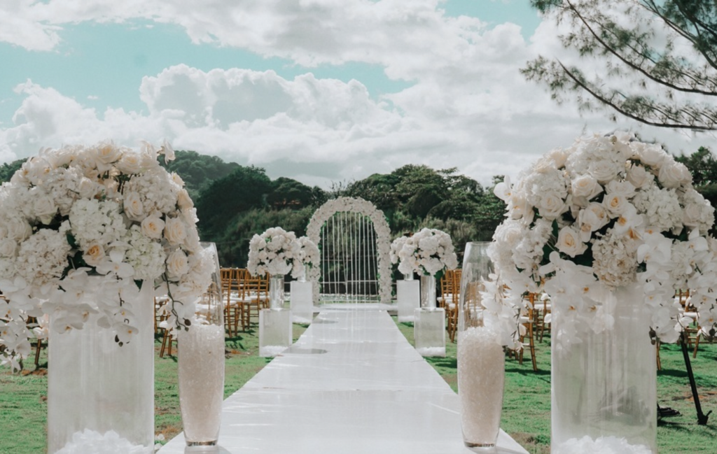 Kara-Ann Anderson of Petals & Promises Jamaica breaks down six must-know destination wedding trends to inspire your dream wedding abroad!