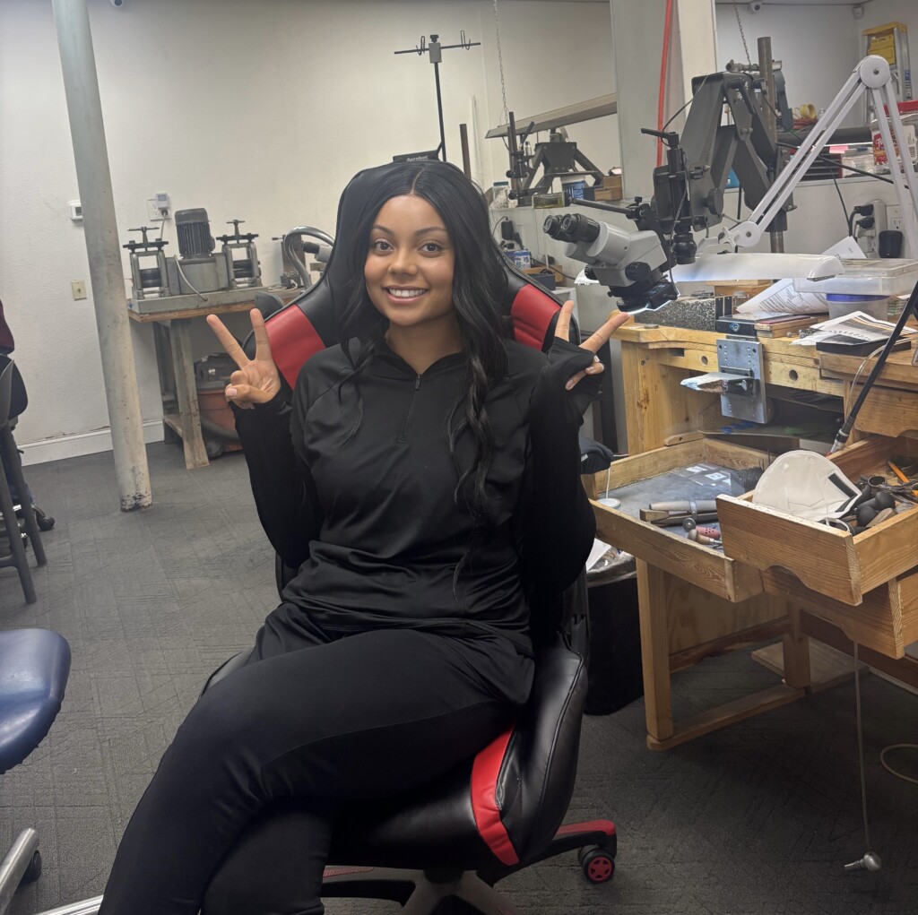 Behind the scenes with Jasmine Carter at the Balacía factory!