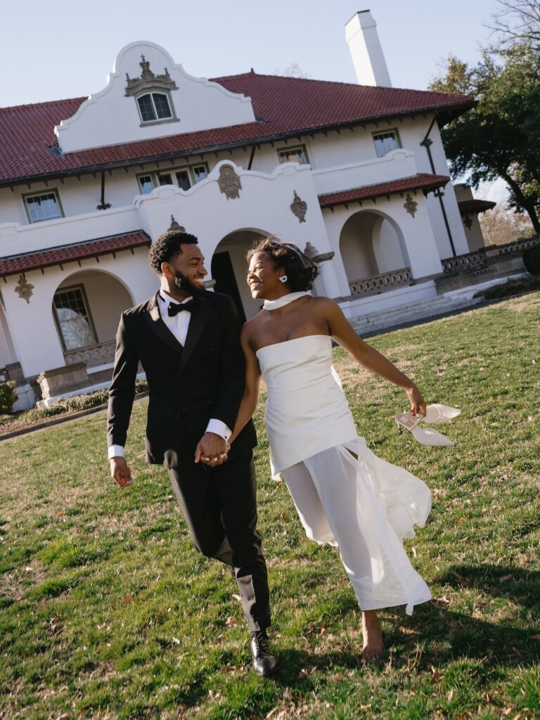 Old Money Vibes and Chic Ralph Lauren-inspired Style Star in North Carolina  Engagement Session - Munaluchi Bride
